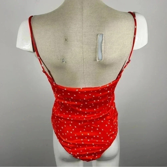 💕ZARA Red Satin  Laced V-NECK Viscose Blend Stars Print BODYSUIT SIZE M NWOT - Picture 3 of 9